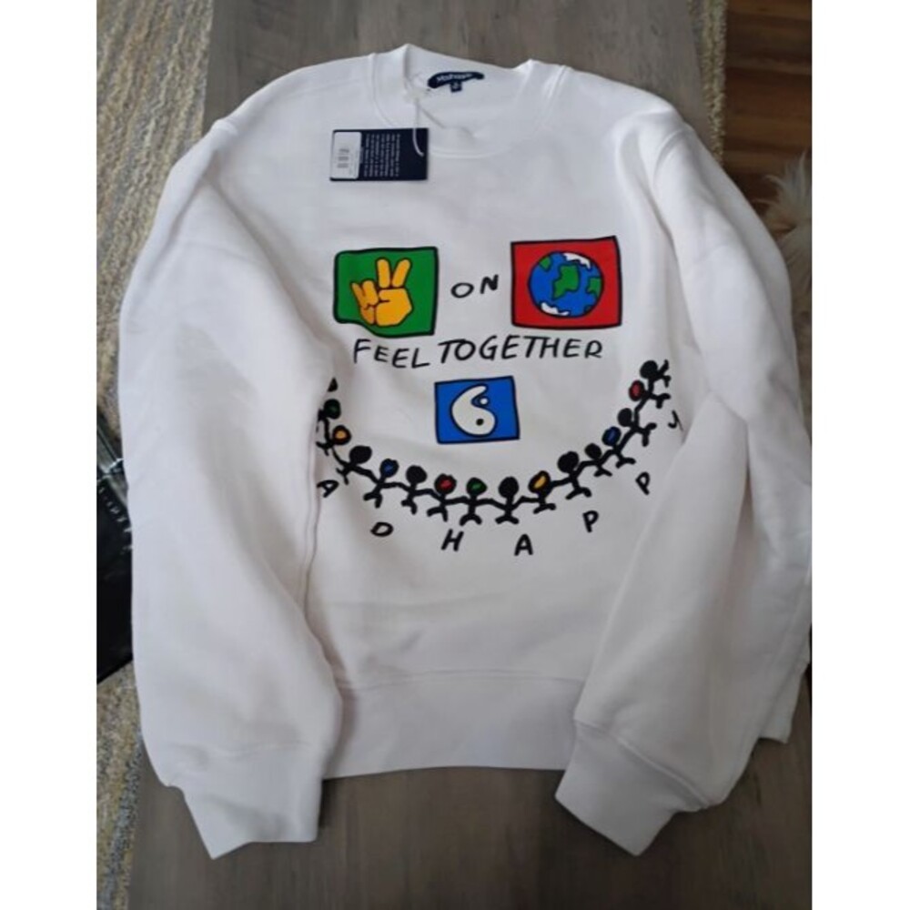 MADHAPPY 5 Year Feel Together Graphic Fleece Sweatshirt White UNISEX Med NWT